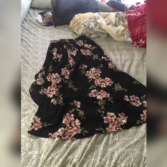 Clothing - Picture 6 of 8